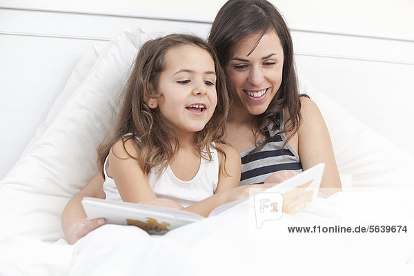 Bett  Tochter  Mutter - Mensch  vorlesen
