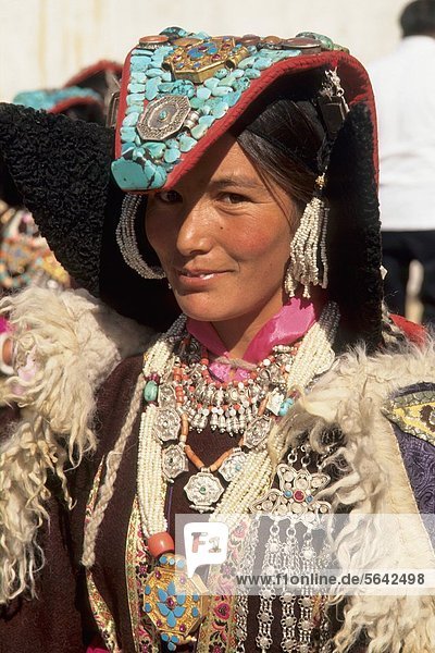 India  Jammu and Kashmir  Ladakh  Leh  woman in traditional dress