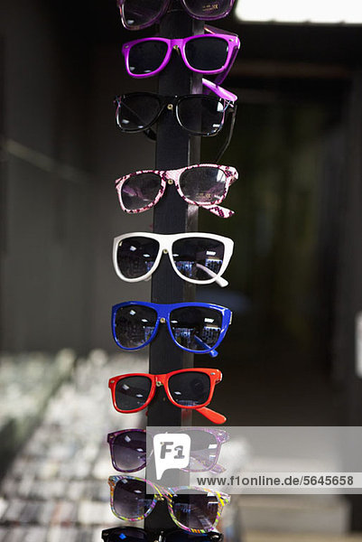 Sonnenbrille im Laden ausgestellt