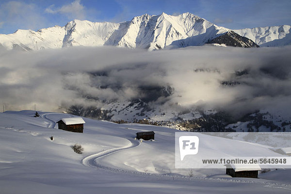 Winter-Chalets am Berg