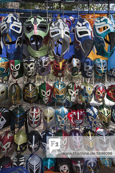 Reihen von Lucha Libre Masken zu verkaufen