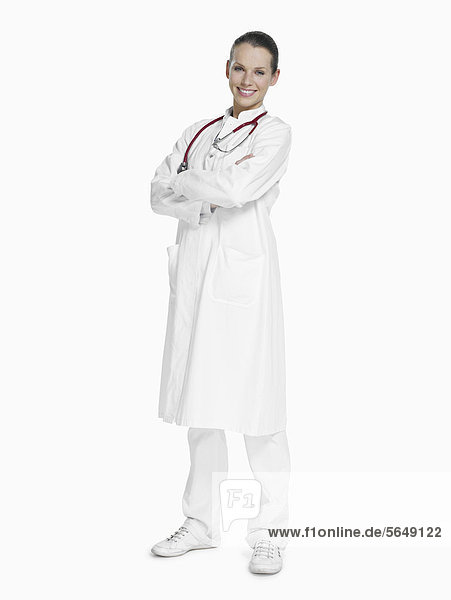 Ärztin mit Stethoskop  lächelnd  Portrait
