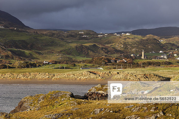 Irland  Grafschaft Donegal  Blick auf den Berg