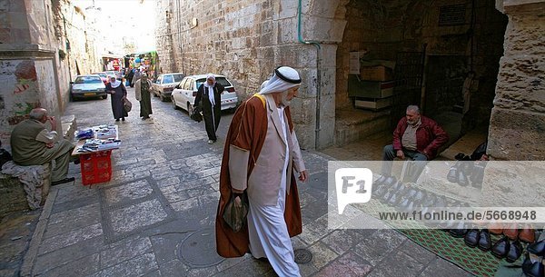 Jerusalem  Hauptstadt  Anschnitt  Mann  Inspektion  Großstadt  Schuh  Islam  Markt  alt