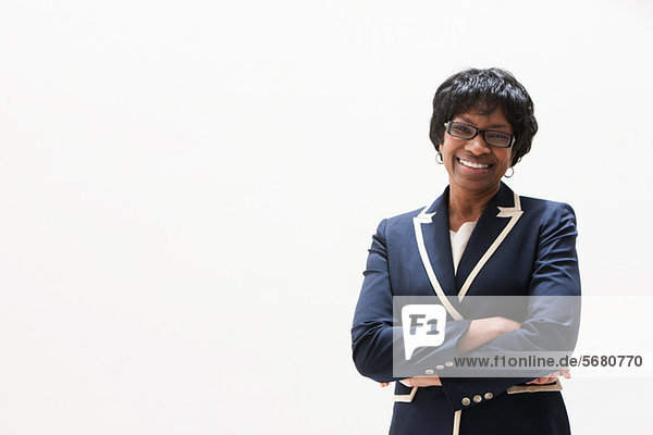 Portrait der reifen afroamerikanischen Geschäftsfrau  Studioaufnahme