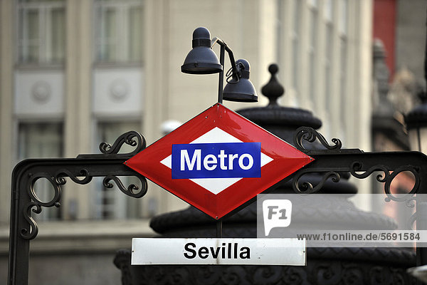 Schild Metrostation Sevilla  Madrid  Spanien  Europa  ÖffentlicherGrund