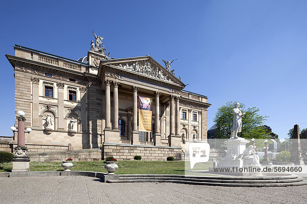 Hessisches Staatstheater  ehemaliges Königliches Hoftheater  Wiesbaden  Hessen  Deutschland  Europa  ÖffentlicherGrund