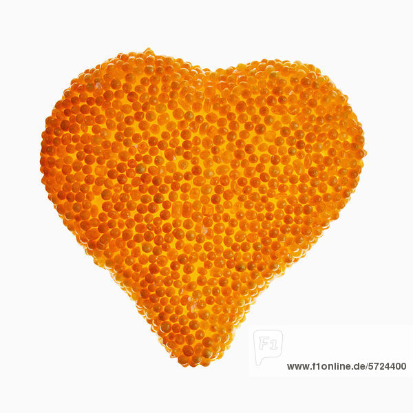 Herzförmiges Gelee auf weißem Hintergrund