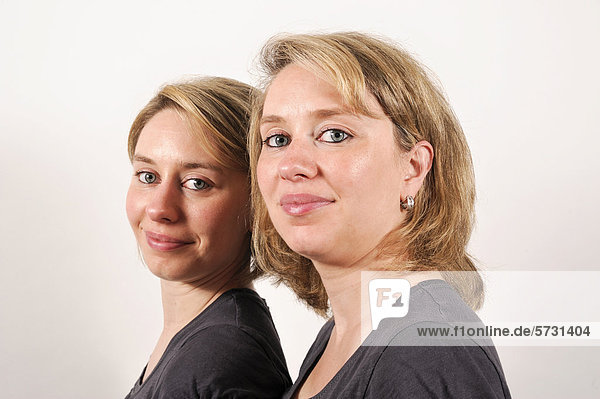 Zwillingsschwestern Portrait
