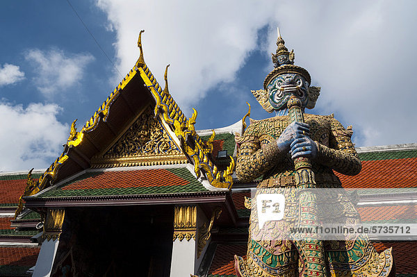 Demonic guardian figure  Wat Phra Kaeo or Temple of the Emerald Buddha  Grand Palace or Royal Palace  Bangkok  Thailand  Asia