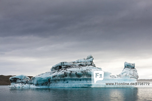 Eisberg in der Jokulsarlon Gletscherlagune  Island