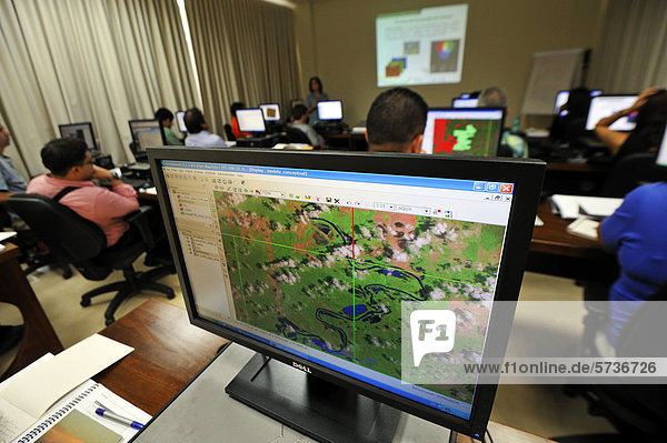 Forest managers are being trained how to read satellite images  monitoring system to monitor the deforestation of the Amazon rainforest in the riparian states Peru  Ecuador  Bolivia  Guyana  Colombia  Surinam  Venezuela  Brazil  South America