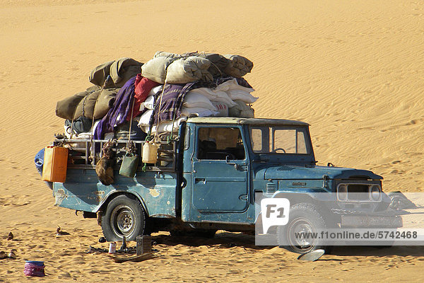 Flüchtlinge Auto  Wadi Doum  Tschad