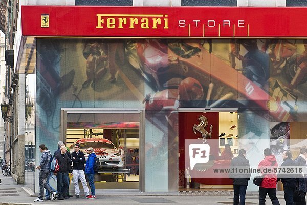 Ferrari-Laden  Mailand  Italien