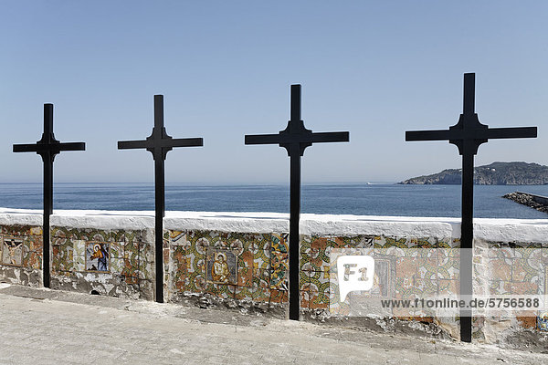 Vier Kreuze  Wallfahrtskirche Santa Maria del Soccorso  Forio  Insel Ischia  Golf von Neapel  Kampanien  Süditalien  Italien  Europa
