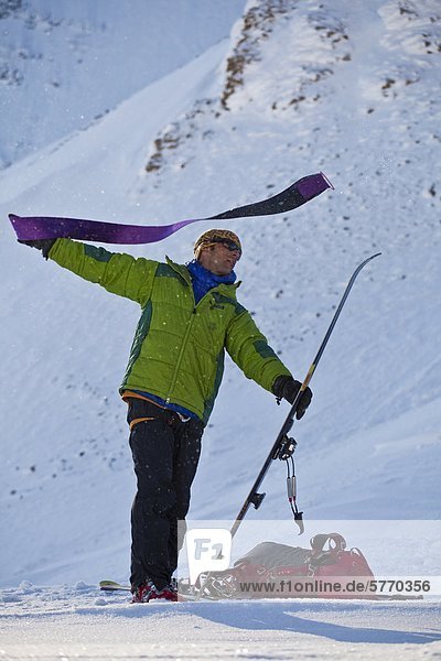 Skifahrer  nehmen  geben  Start  unbewohnte  entlegene Gegend  baufällig  Alberta  Kanada  bekommen