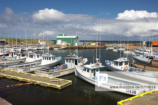 hoch oben Boot angeln binden Kanada Teich Prince Edward Island