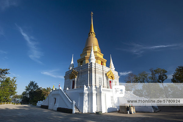 Pagode oder Chedi  Tempelanlage bei Mae Sai  Nordthailand  Thailand  Asien