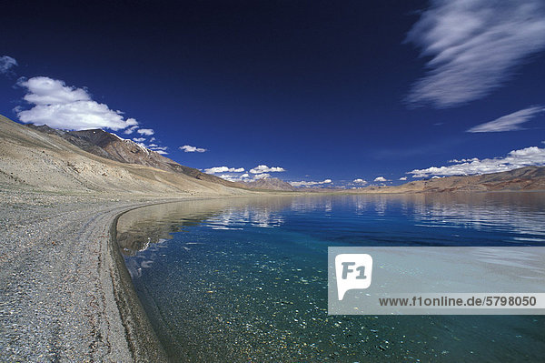 Bergsee Tso Moriri oder Tsomoriri indischer Himalaya Kibber-Karzok-Trek Changthang oder Changtang Jammu und Kaschmir Nordindien Indien Asien