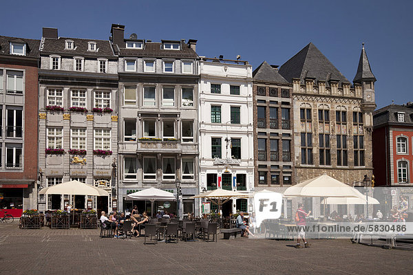 The market square and Haus Loewenstein building  Aachen  Rhineland  North Rhine-Westphalia  Germany  Europe  PublicGround