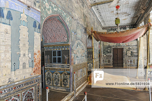 Durbar-Hall  Wandmalerei  Kota-Schule  alter Palast  Maharao Madho Singh Museum  Kota  Rajasthan  Indien  Asien