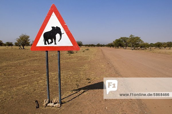 Straßenschild für Elefanten Tsiseb Conservancy Damaraland Namibia