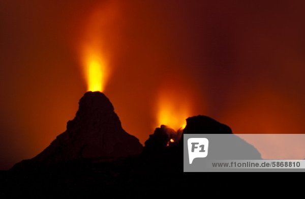 Vulkan Ausbruch in der Nacht Hawaii Volcanoes Nationalpark Hawaii