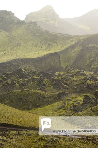 Auto auf der Straße Landmannalaugar Island