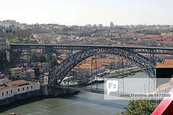 Ponte de D. Luis I.  Brücke über den Douro  Porto  Nordportugal  Portugal  Europa