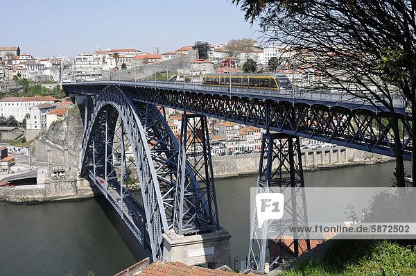 Ponte de D. Luis I.  Brücke über den Douro  Porto  Nordportugal  Portugal  Europa