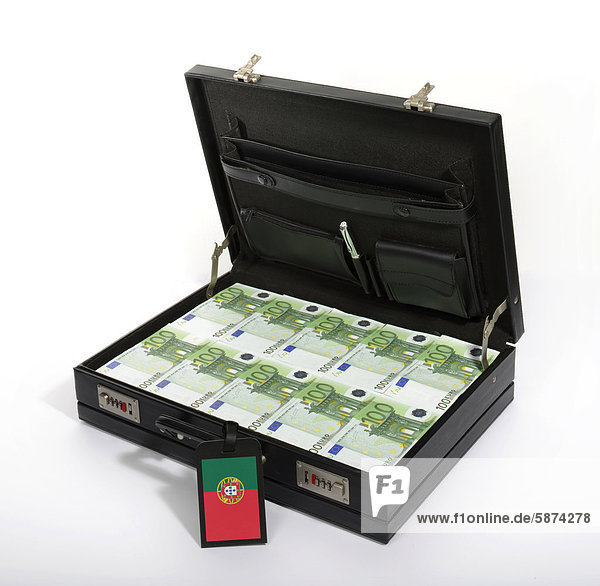 Symbolbild labile  gefährdete Euro-Länder  100-Euro-Banknoten  Geldscheine in Aktenkoffer  Geldkoffer  Kofferanhänger  Flagge Portugal