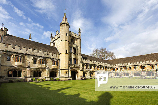 The Cloister  Kreuzgang  Magdalen College  eines von 39 Colleges  die alle unabhängig sind und zusammen die University of Oxford bilden  Oxford  Oxfordshire  Großbritannien  Europa