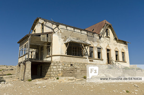 Ruined house  abandoned diamond mine  Kolmanskop  Namibia  Africa