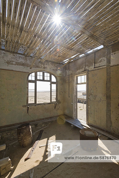 beleuchtet Wohnhaus Vernichtung Namibia Afrika Decke Kolmanskop Sonne