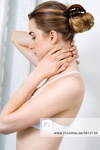 Profil  Profile  Frau  Massage  jung  Seitenansicht