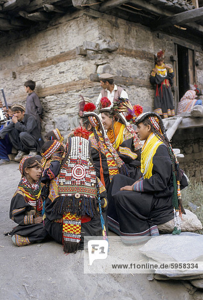 Kalasha Frauen  Upper North Territory  Pakistan  Asien