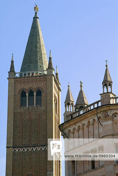 Glockenturm der Duomo  Parma  Emilia-Romagna  Italien  Europa