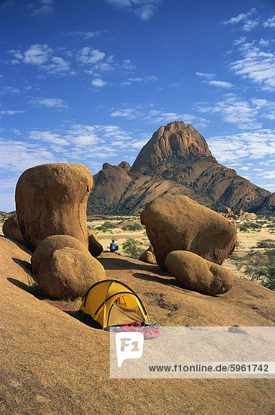 Campingplatz am Spitzkoppe Bergen  Damaraland  Namibia  Afrika
