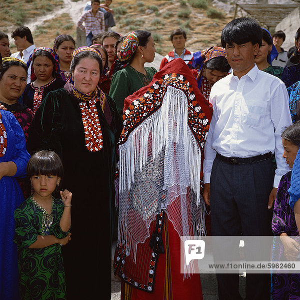 Bride and groom  Turkmen wedding party  Bakharden Cave  Turkmenia  Central Asia  Asia