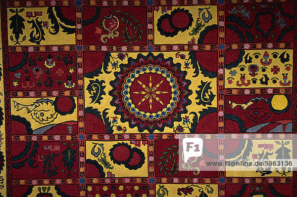 Gestickte Teppich  Museum für dekorative und angewandte Kunst  Taschkent  Usbekistan  Zentralasien  Asien