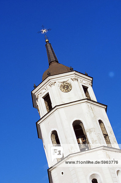 Glockenturm der Kathedrale  Vilnius  Litauen  Baltikum  Europe