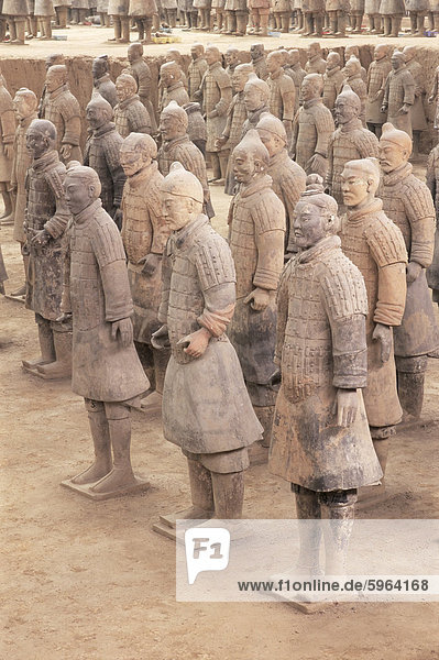 Terrakotta-Figuren aus der 2000 Jahre alten Armee der Terrakotta-Krieger  Xian  Shaanxi Provinz  China  Asien