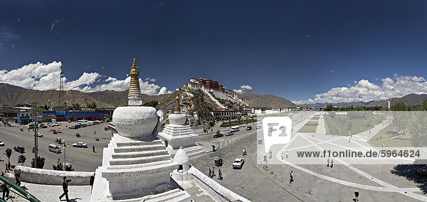 Panoramablick von der Potala-Palast  UNESCO-Weltkulturerbe  Lhasa  Tibet  China  Asien