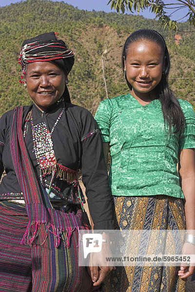 Ann Dame mit Tochter  Ann Village  Kengtung (Kyaing Tong)  Shan Staat  Myanmar (Birma)  Asien
