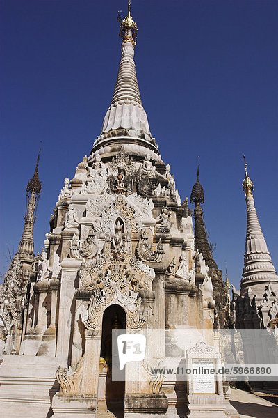 Kakku buddhistische Ruinen  sagte über zweitausend Ziegel und Laterit Stupas  enthalten Legende hält  daß der erste Stupas im 12. Jahrhundert  von Alaungsithu  König von Bagan (Pagan)  Shan State  Myanmar (Birma)  Asien errichtet wurden