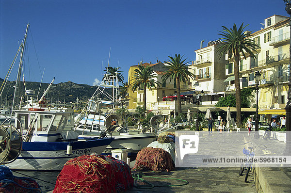 Fischernetze am frühen Morgen  Quai Landry  Calvi  Korsika  Frankreich  Mediterranean  Europa