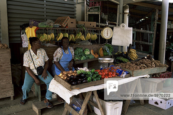 Obst und Gemüse Markt in Scarborough  Tobago  Antillen  Caribbean  Central America