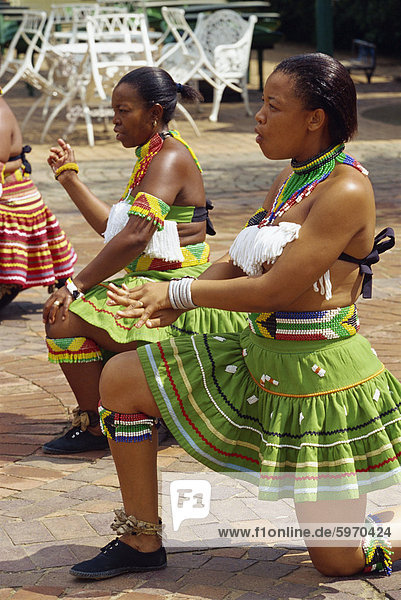 Zulu Tänzer tägliche Show  Südafrika  Afrika