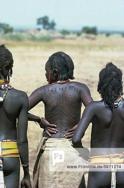 Nuba Frauen mit Vernarbter Rücken  Sudan  Afrika