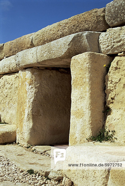 Trilith Tür  Haupteingang Megalithische Tempel aus etwa 3000 v. Chr.  Hajar Qim (Hagar Qim)  UNESCO World Heritage Site  Malta  Europa